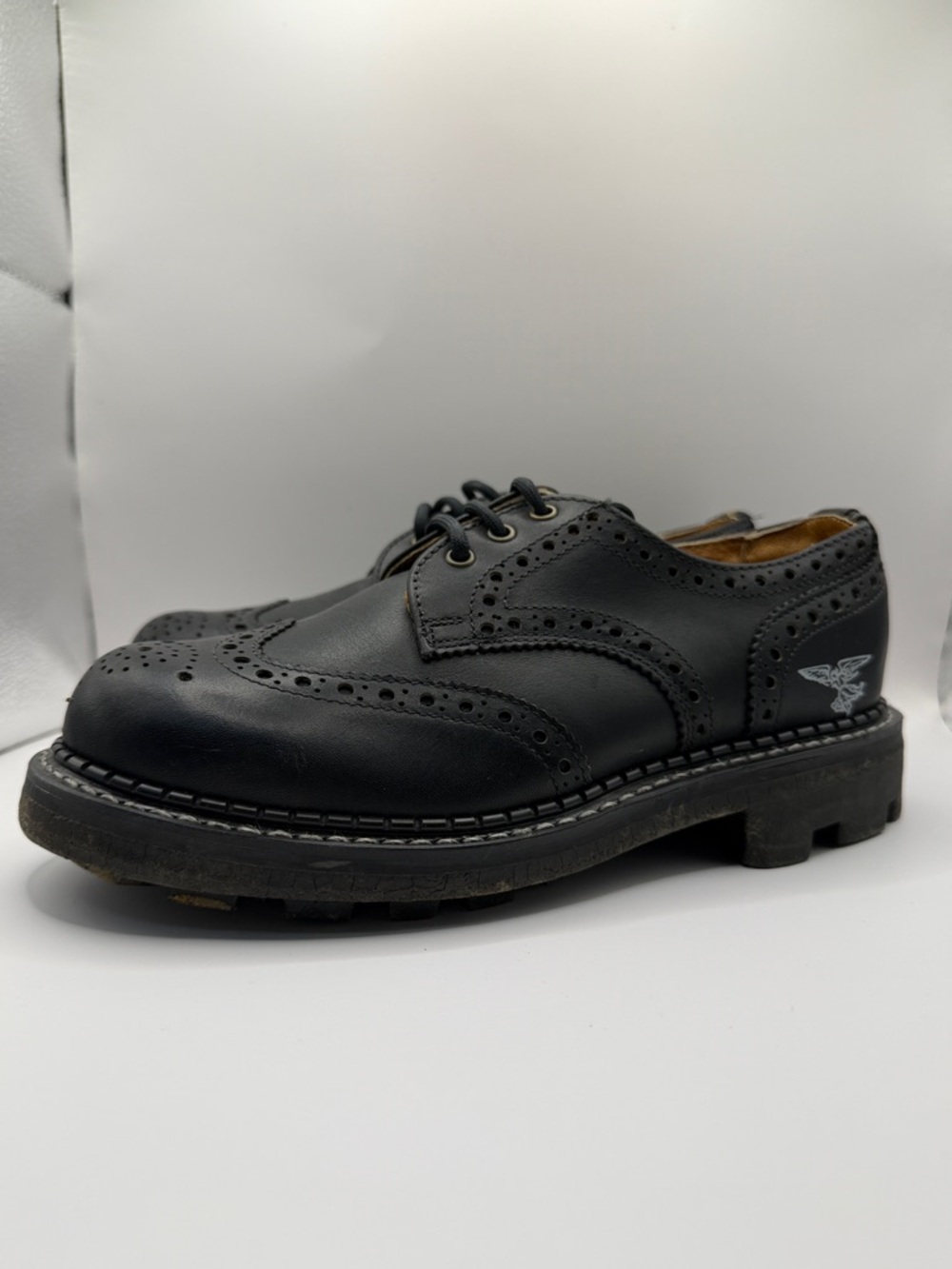 Angel by John Fluevog Men's Black Wingtipped Derby Preppy Brogue Lace-Up Shoes